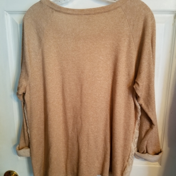Cato 3/4 sleeves, pullover top, dolled up Jersey style - Picture 3 of 5